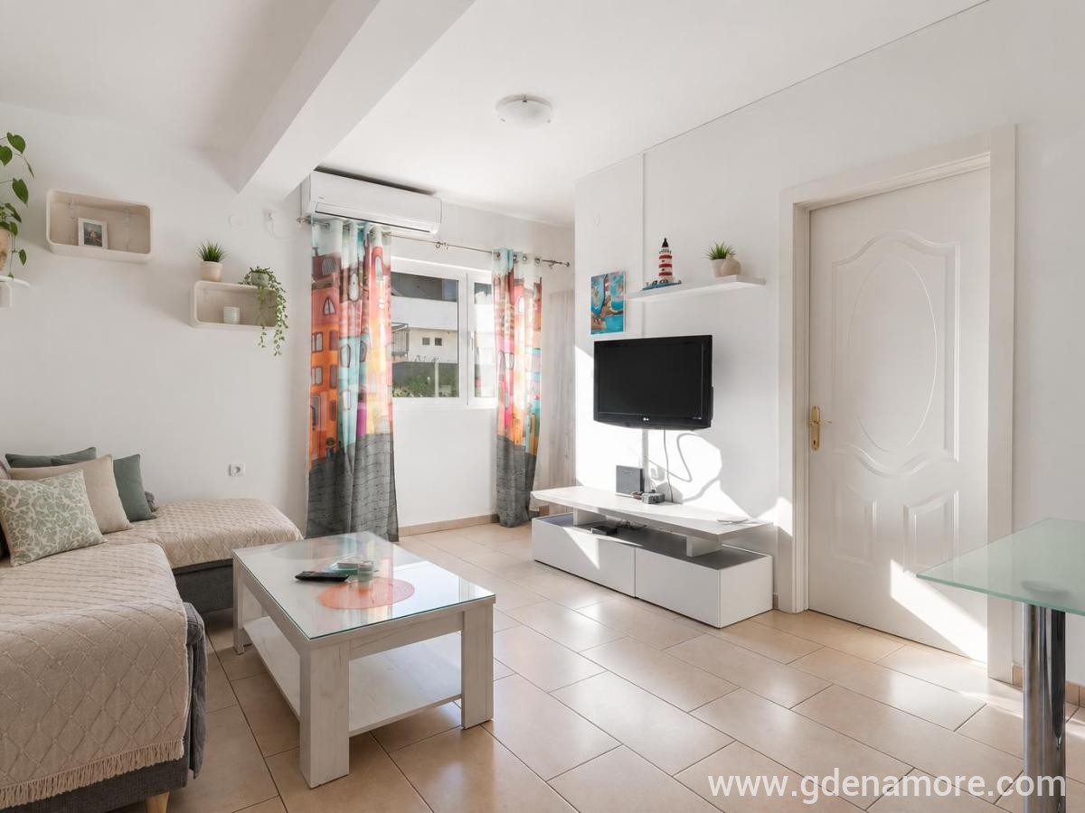 Apartment Erika, private accommodation in city Tivat, Montenegro - 0df6d0b3-0d7d-48d1-ade2-453be2a390bc